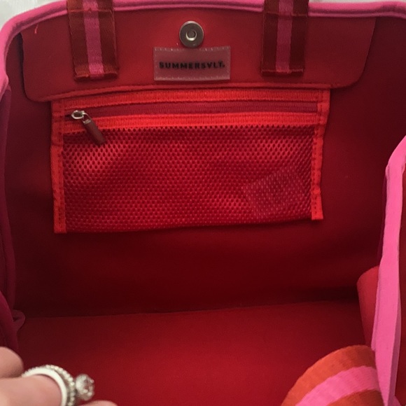 NWT summersalt tote, never used, mint condition - Picture 6 of 7